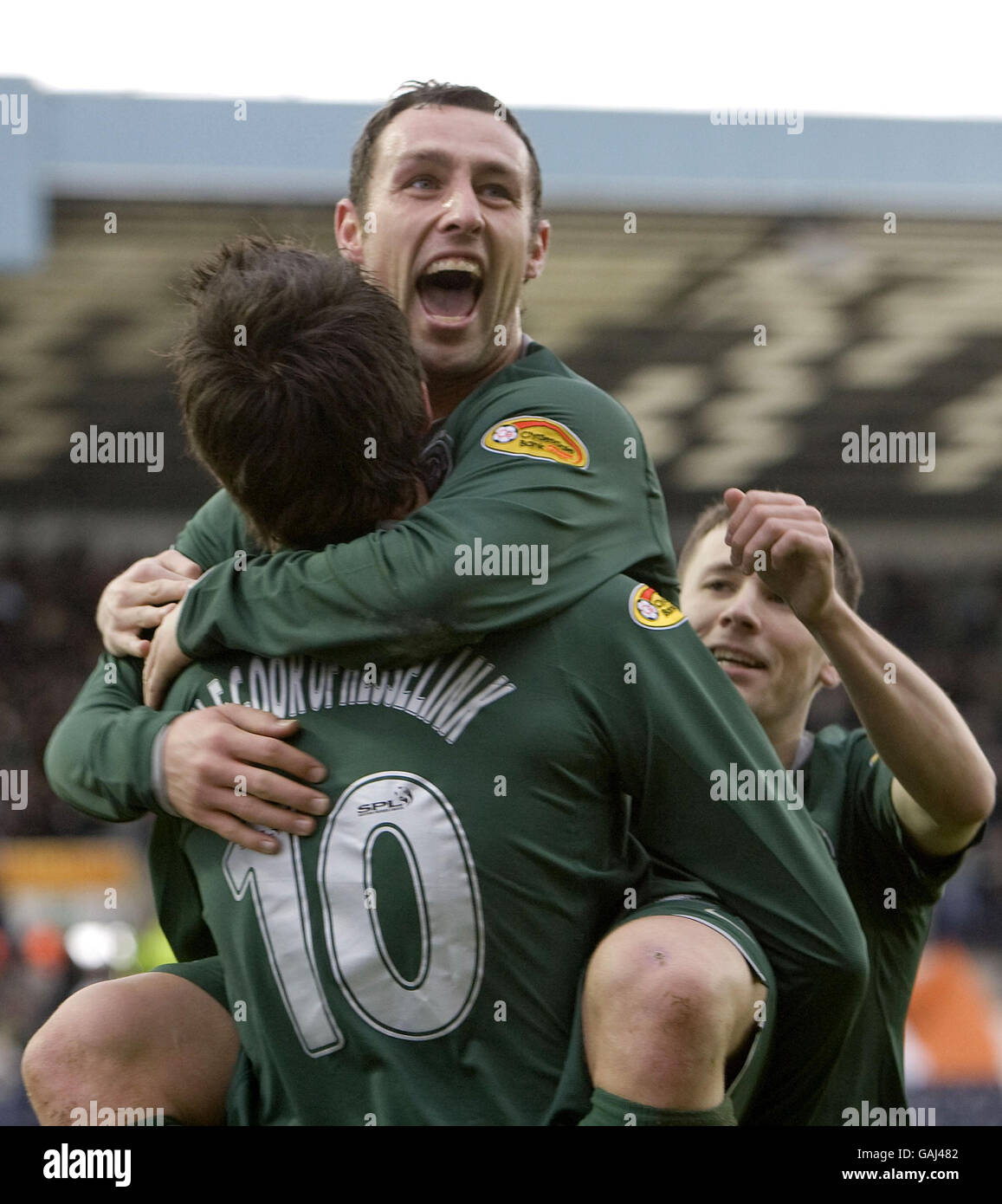 Scott McDonald du Celtic célèbre son deuxième but lors du cinquième tour de la coupe d'Écosse de Tennents au stade de Rugby Park, Kilmarnock. Banque D'Images