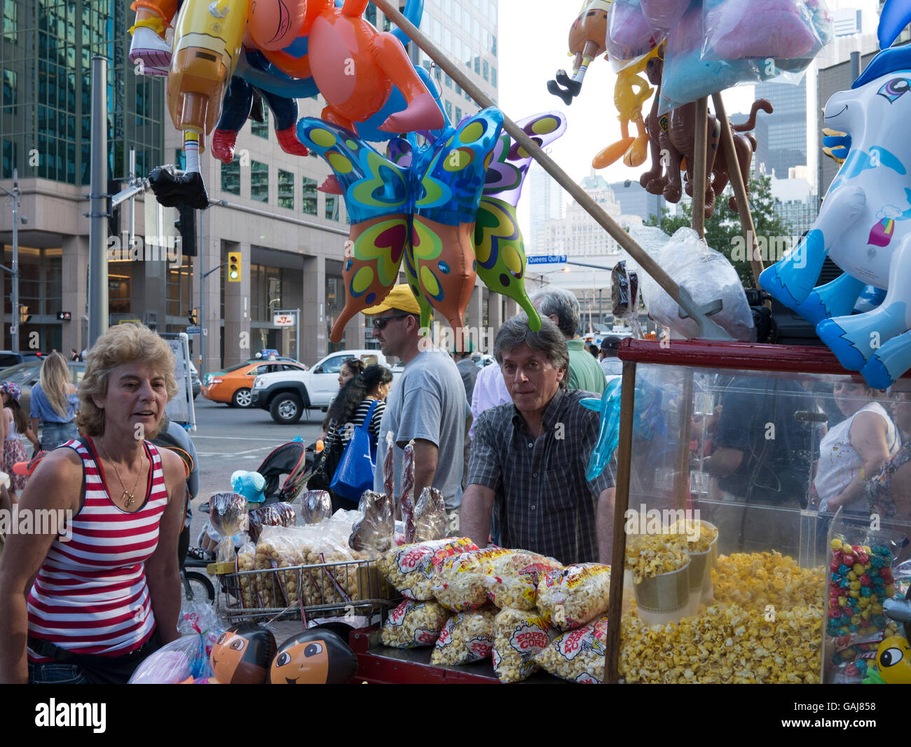 Vendeur de rue sur Queens Quay, Toronto, Canada. Banque D'Images