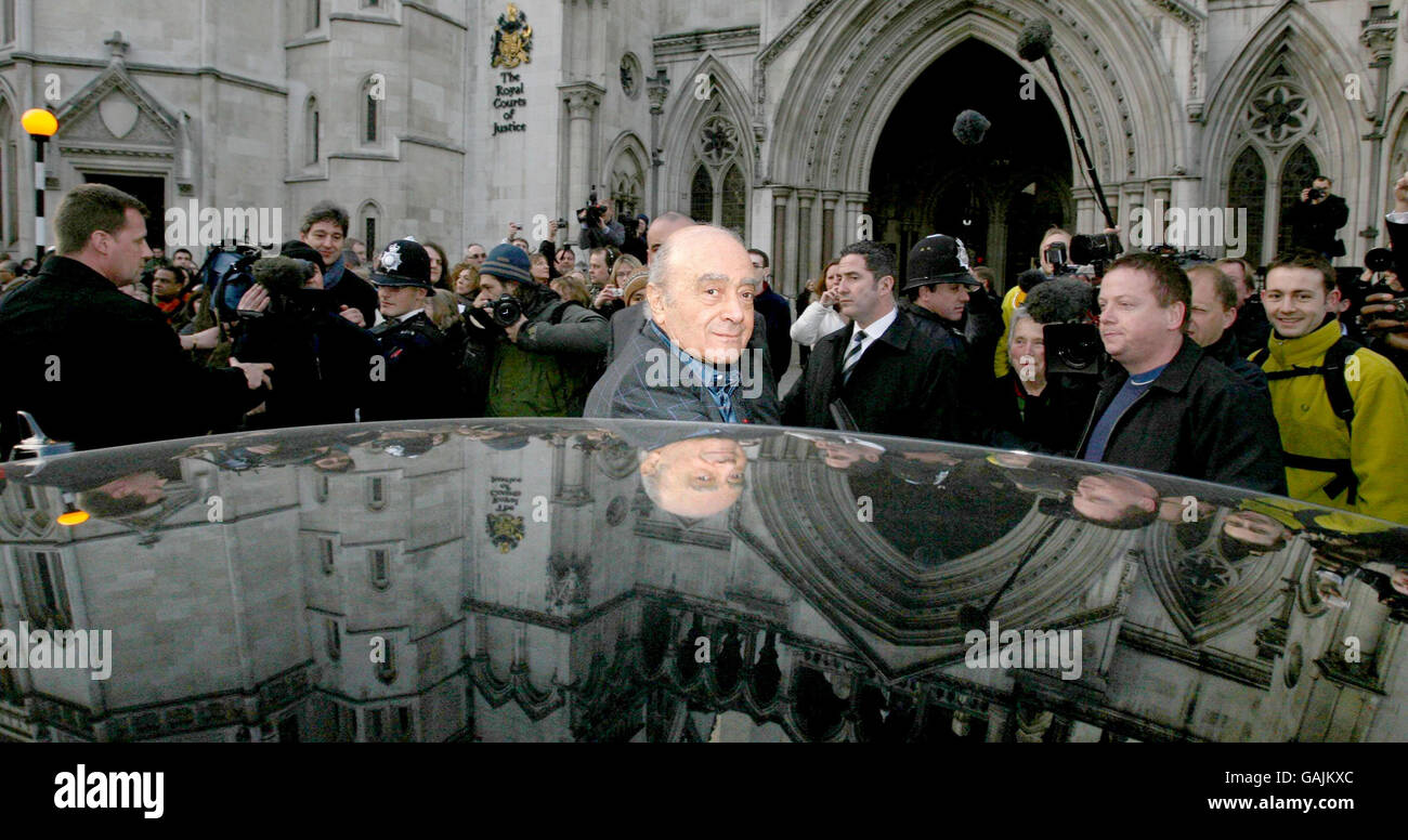 Mohammed Al Fayed à Diana Inquest. Mohamed al Fayed quitte la High court de Londres. Banque D'Images