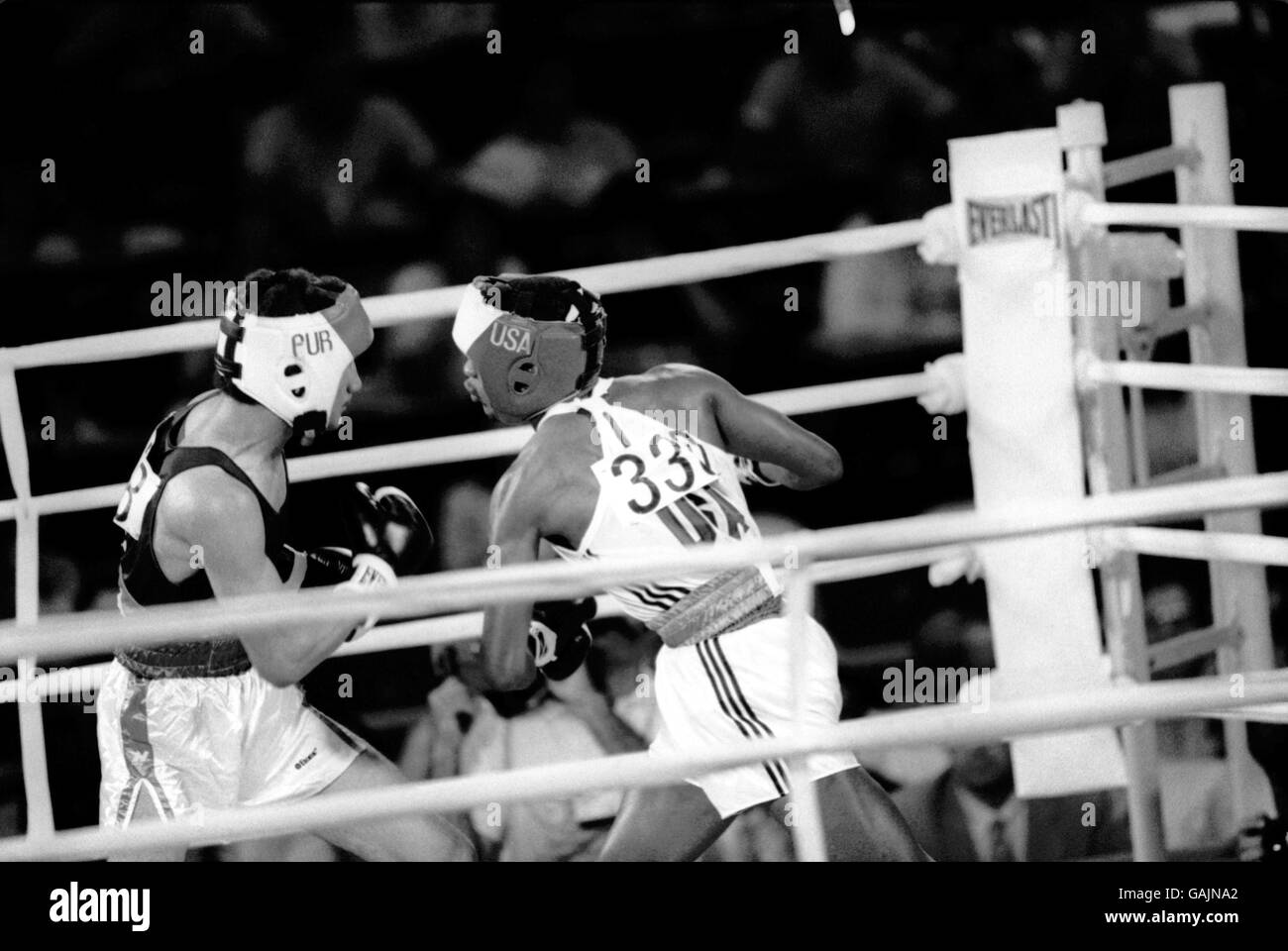 Boxe - Jeux Olympiques de Los Angeles - Léger - Final Pernell Whitaker v  Luis Ortiz Photo Stock - Alamy