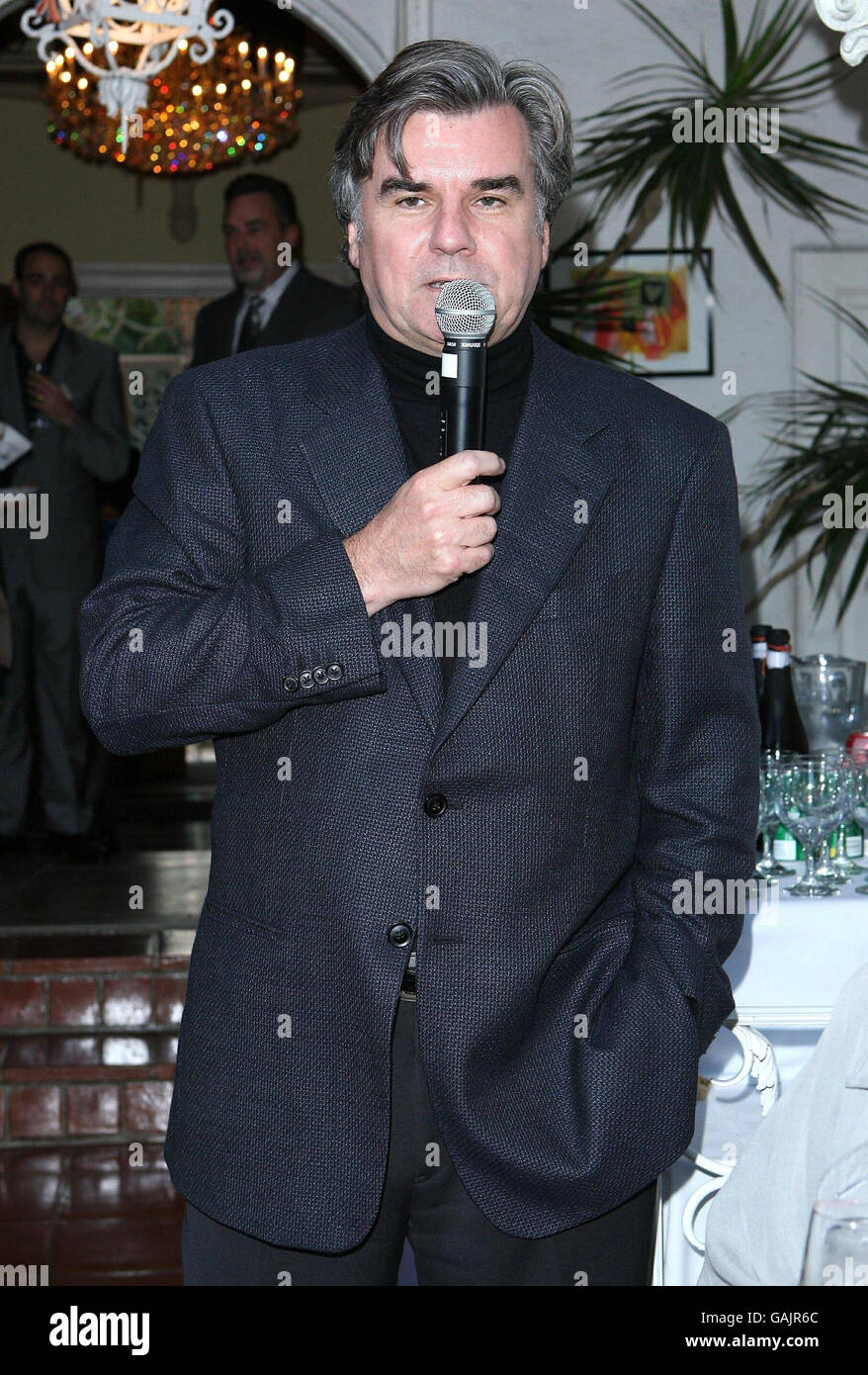 AP OUT: Bob Peirce le consul général britannique est vu lors d'une réception au champagne pour honorer les nominés britanniques de la 80e récompense annuelle de l'Académie. La réception a été organisée par le consul général britannique à Los Angeles. Banque D'Images