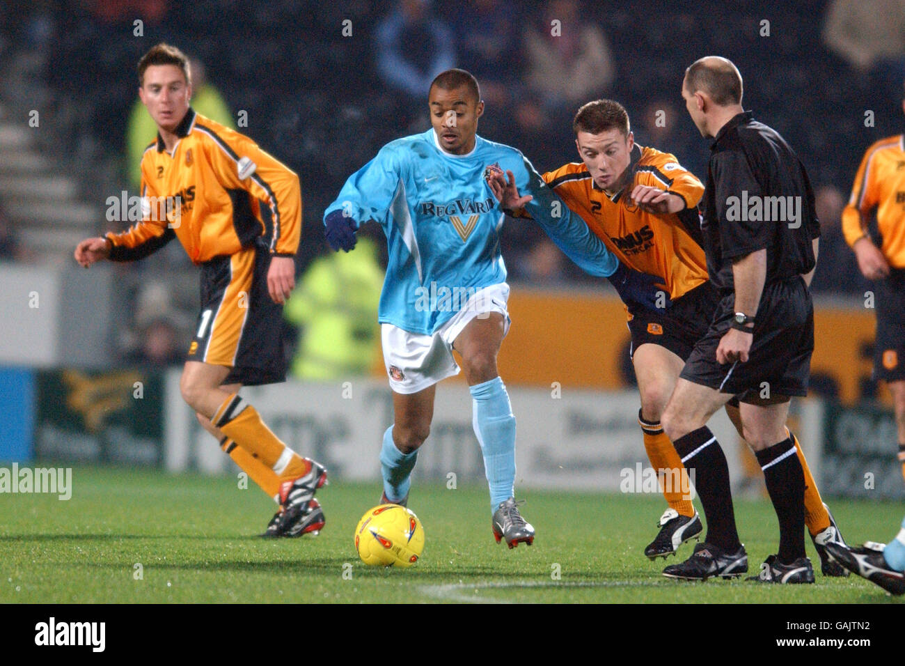 Football - amical - Hull City / Sunderland -.Steve Burton, de Hull City, défie David Bellion pour le ballon Banque D'Images