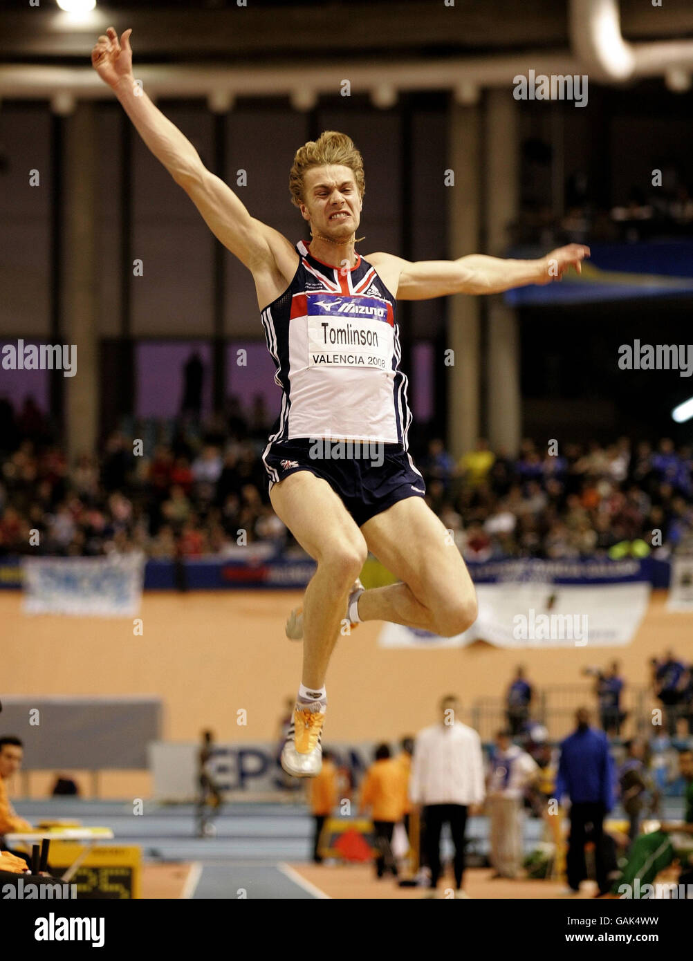 Chris Tomlinson de la Grande-Bretagne lors de la longue finale de saut lors des Championnats du monde en salle de l'IAAF au Palau Velodromo Luis Puig à Valence, Espagne. Banque D'Images