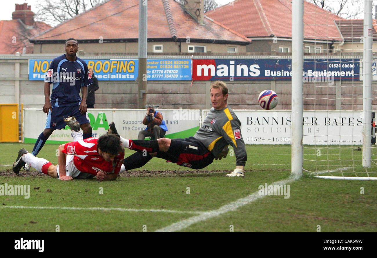 Stuart Drummond de Morecambe a participé au match de la Coca-Cola League Two au parc Christie, à Morecambe. Banque D'Images