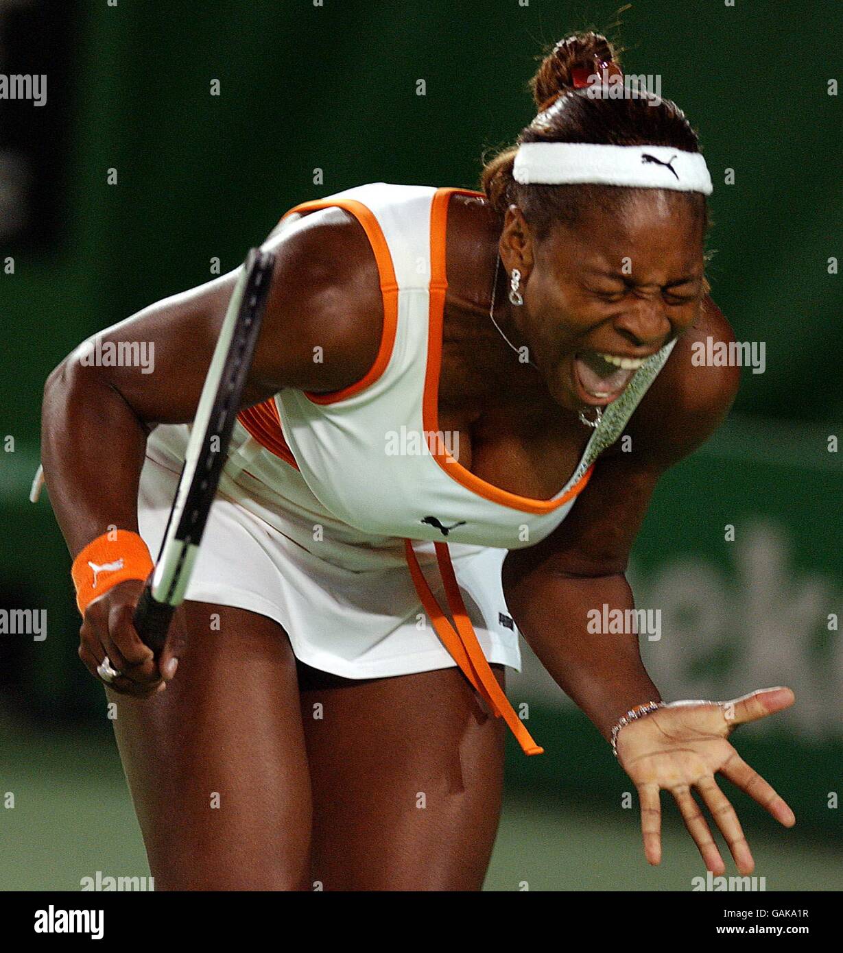 Serena Williams hurle dans le désespoir comme elle perd un point Contre venus Williams dans la finale des Womens Singles Banque D'Images