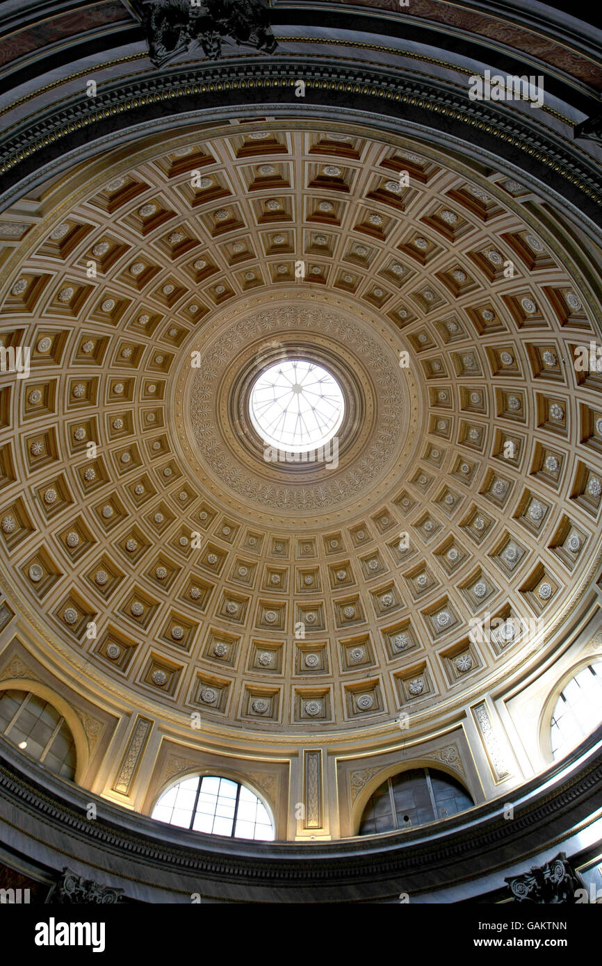 Voyage - vue sur la ville - Rome.Vue générale sur le plafond bombé de la Sala Rotonda dans le Musée du Vatican Banque D'Images