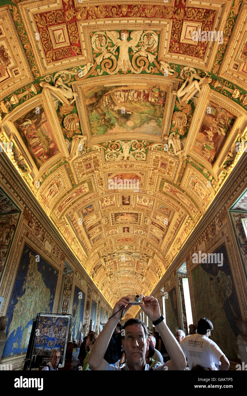 Voyage - vue sur la ville - Rome.Vue générale sur l'un des plafonds peints du Musée du Vatican Banque D'Images