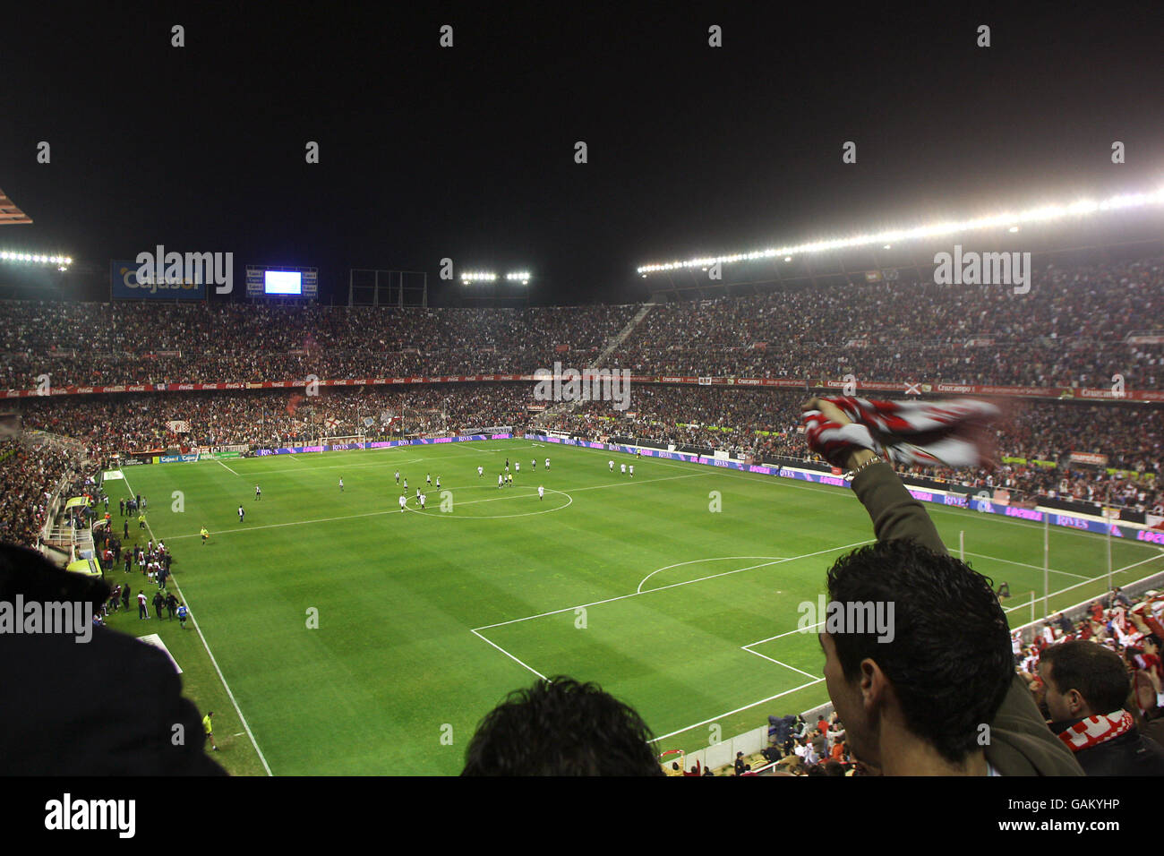 Football - Ligue espagnole Primera - Sevilla FC contre Real Betis - Estadio Ramon Sanchez Pizjuan. Sevilla Fan dans les stands Banque D'Images