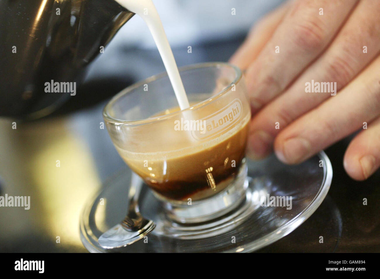 Le café le plus rare du monde est en vente.DeLonghi Caffe Raro, le café ...