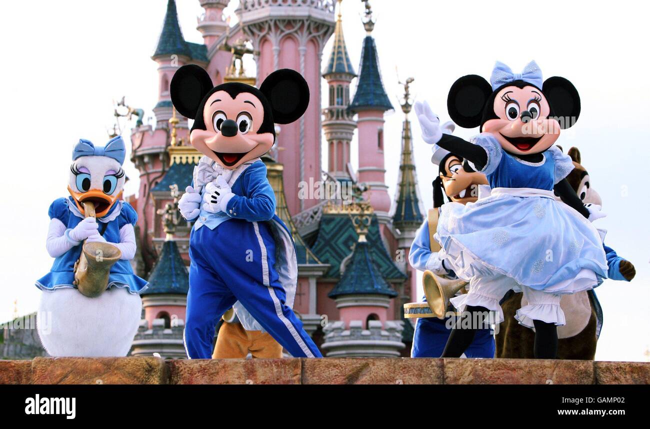 Celebration Du 15eme Anniversaire De Disneyland Paris Photo Stock Alamy