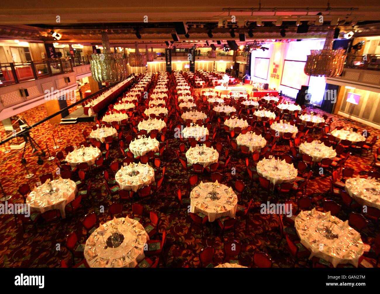 Vue générale de la salle du PFA Player of the Year Awards 2008 au Grosvenor House Hotel, Londres. Banque D'Images