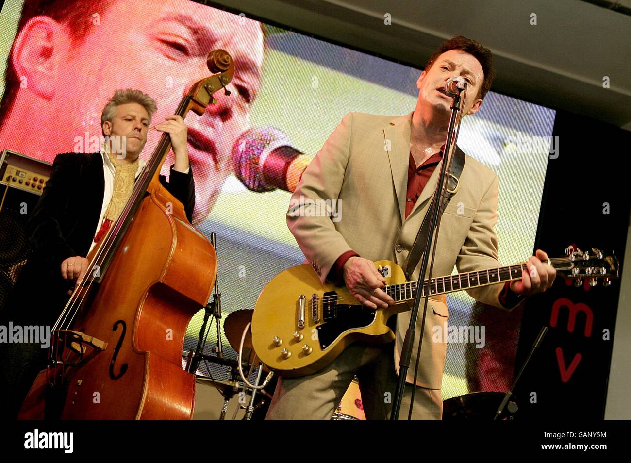 MOJO Magazine Honors List 2008 - lancement.James Hunter lors du lancement du MOJO Magazine Honors List 2008 à HMV, 150 Oxford Street, Londres, W1 Banque D'Images