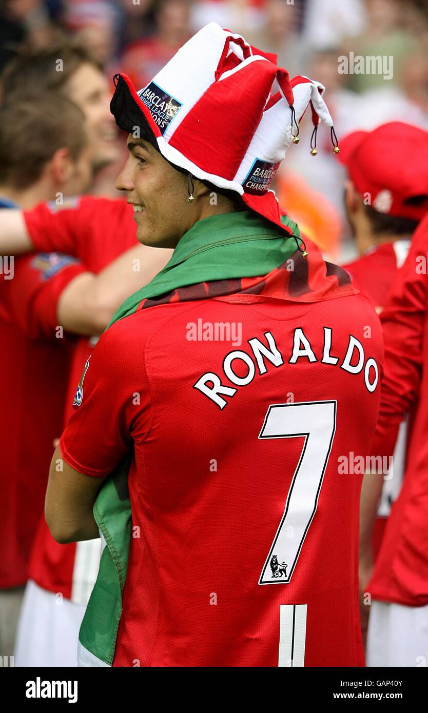 Football - Barclays Premier League - Wigan Athletic / Manchester United - JJB Stadium.Cristiano Ronaldo de Manchester United célèbre après le match Banque D'Images