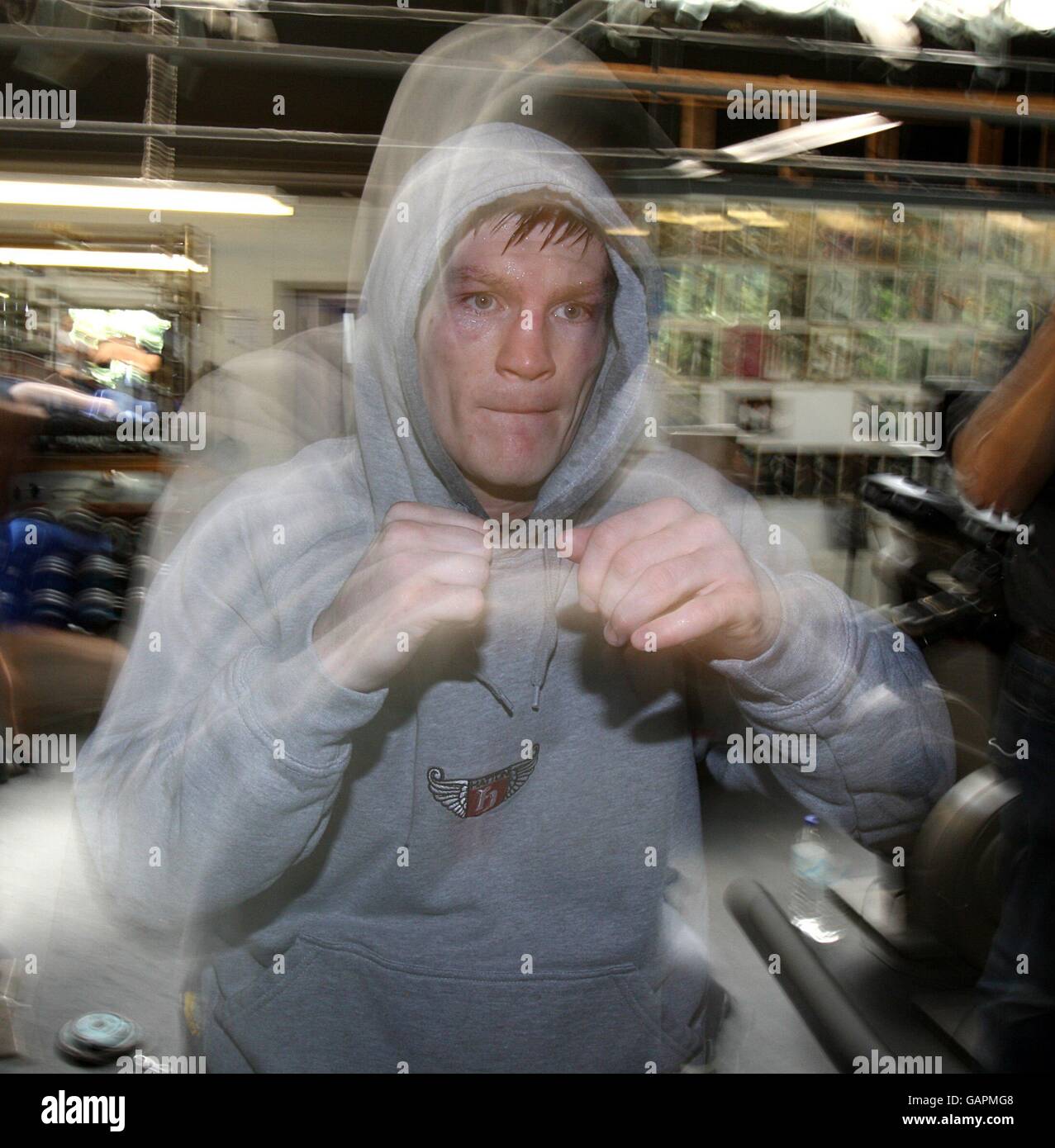 Boxe - Ricky Hatton entraînement média - Betta bodies Gym.Ricky Hatton pendant un entraînement de médias à Betta bodies Gym, Denton, Manchester. Banque D'Images