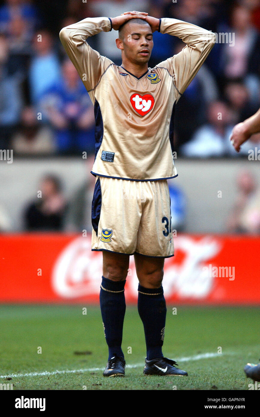 Football - Nationwide League Division One - Walsall / Portsmouth. Deon Burton, Portsmouth Banque D'Images