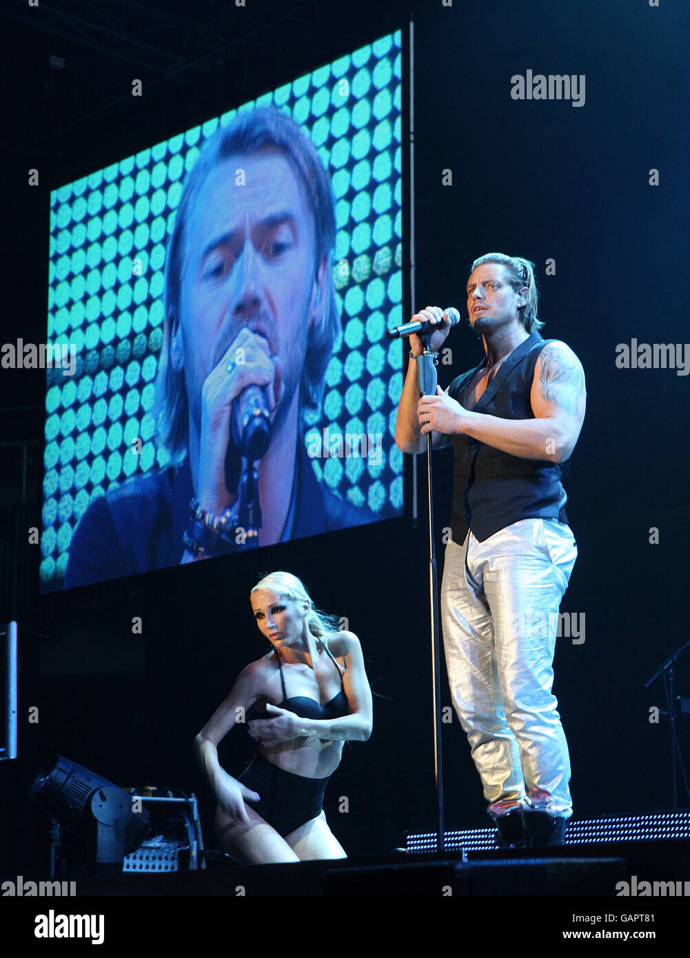 Keith Duffy de Boyzone se produit en concert à l'Odyssey Arena de Belfast. Banque D'Images