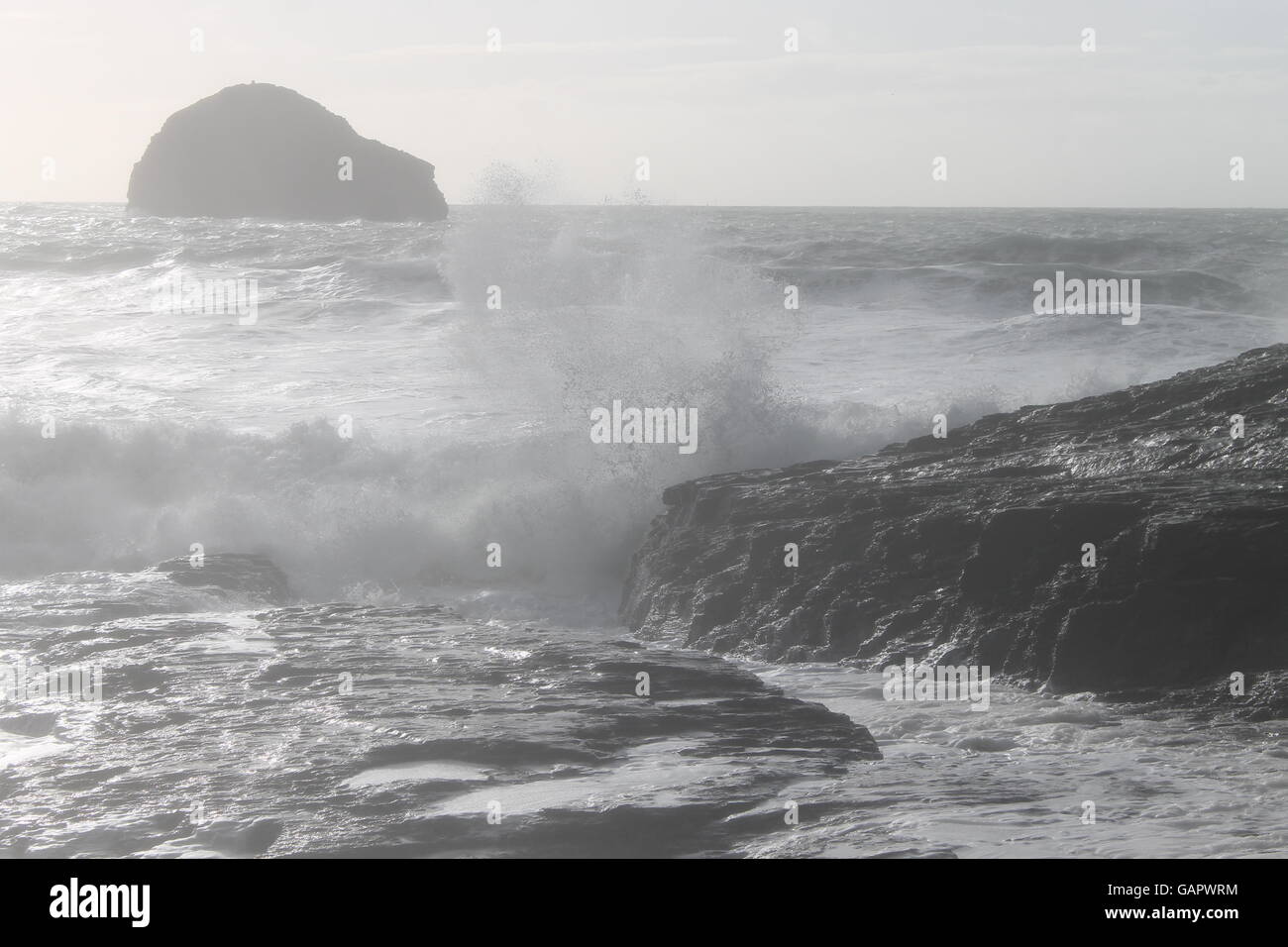 Trebarwith Strand, North Cornwall, storm, Pâques 2016, vacances chez soi, littoral, mauvais temps, Météo France, écume de mer, des vagues Banque D'Images