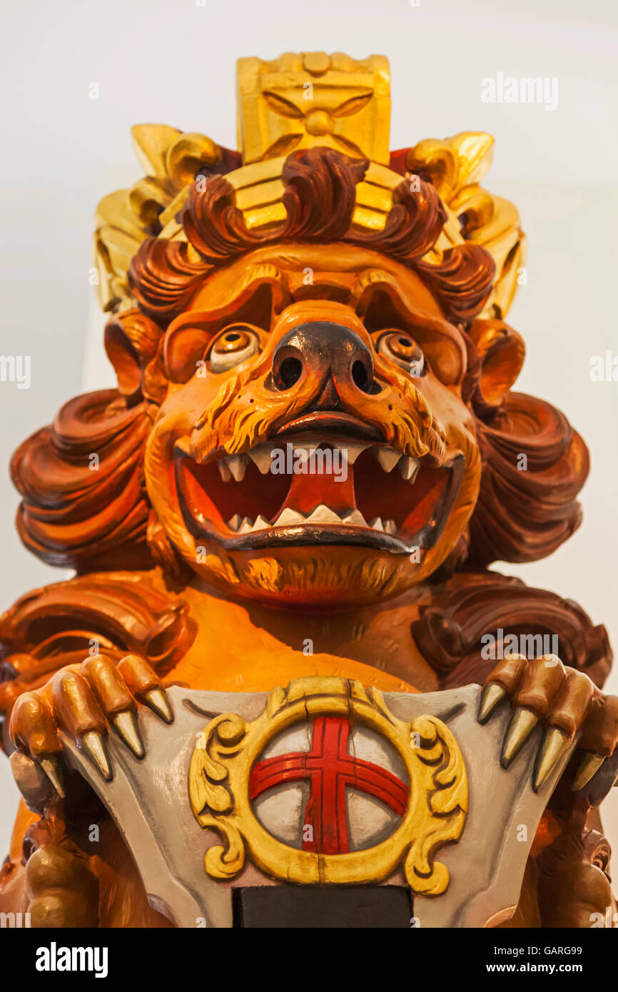 L'Angleterre, Londres, National Maritime Museum, Greenwich, figure de proue du navire représentant une tête de lion Banque D'Images