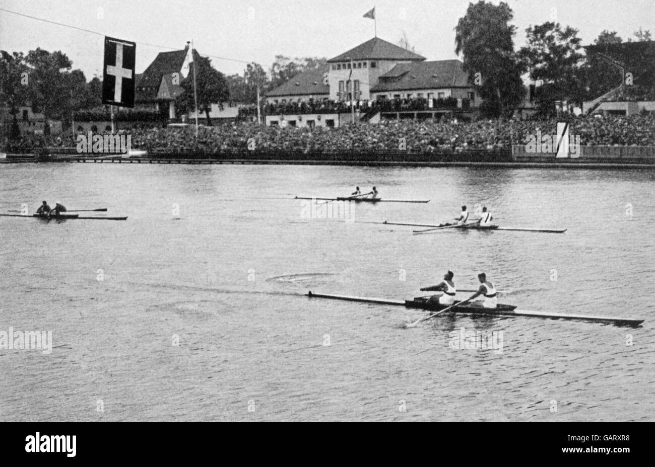 Willi Eichhorn et Hugo Strauss en Allemagne (caméra la plus proche) tirez pour gagner de l'or dans les paires sans code Banque D'Images