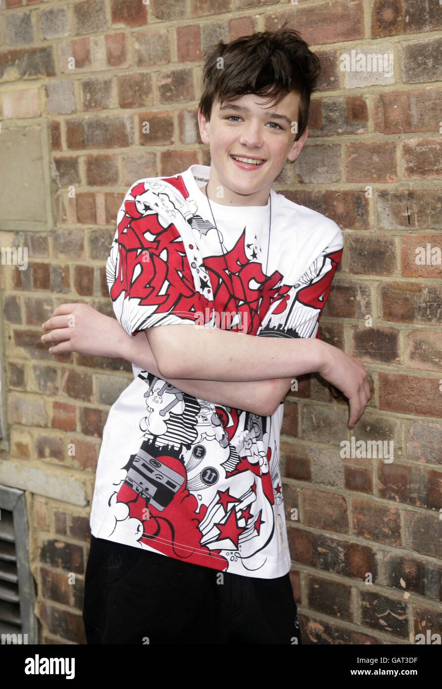 George Sampson, le gagnant britannique du concours Got Talent, pose pour des photos lors d'une pause dans les répétitions, à la Brixton Academy de Londres. Banque D'Images