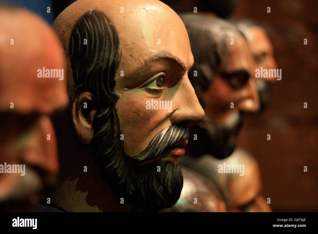 Têtes en bois des rois d'Angleterre à la Tour de Londres Banque D'Images