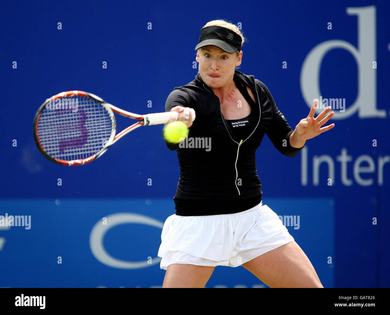 Bethanie Mattek aux États-Unis en action pendant la demi-finale du DFS Classic au Edgbaston Priory Club de Birmingham. Banque D'Images