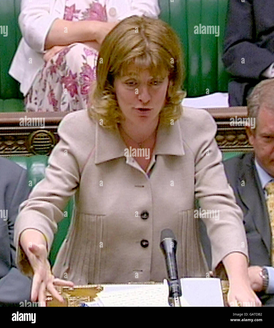 La secrétaire aux Transports, Ruth Kelly, annonce le soutien du gouvernement pour une taxe sur la congestion dans le Grand Manchester, à la Chambre des communes de Londres. Banque D'Images