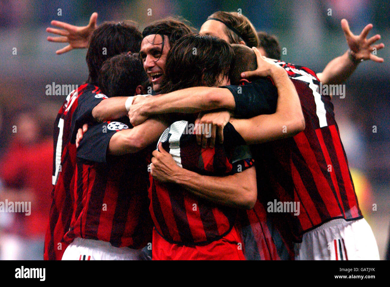 Football - Ligue des champions de l'UEFA - semi finale - deuxième étape - Inter Milan / AC Milan.L'AC Milan célèbre leur victoire pour atteindre la finale de la Ligue des champions de l'UEFA Banque D'Images