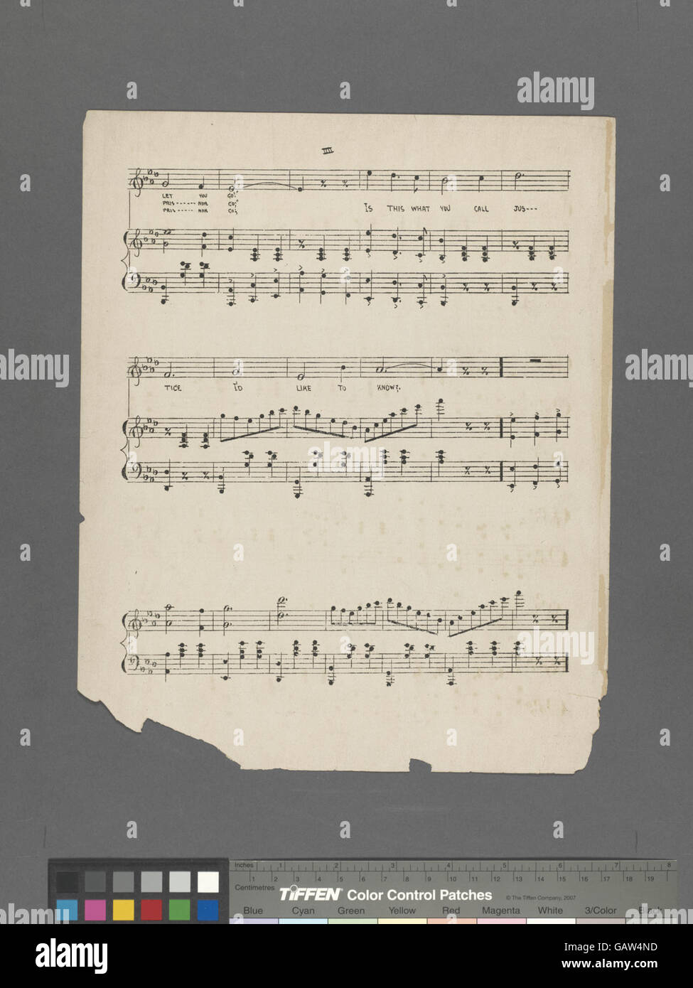 L'expression « est-ce ce que vous appelez la justice, j'aimerais savoir » reflète probablement un sentiment critique ou questionnant, exprimant un doute ou un mécontentement à l'égard du concept de justice ou de procédure judiciaire. Banque D'Images