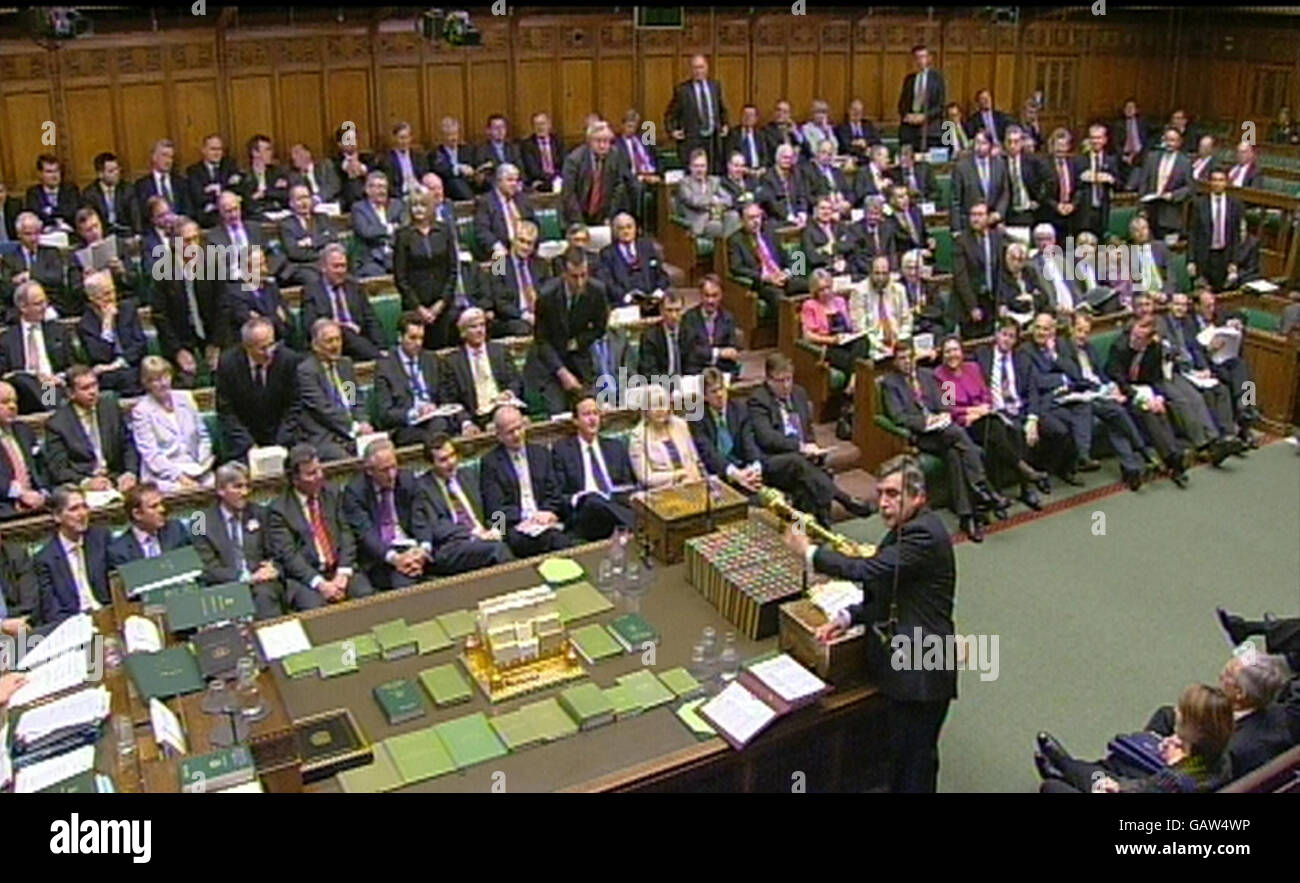 Le premier ministre Gordon Brown lors des questions du premier ministre à la Chambre des communes, à Londres. Banque D'Images