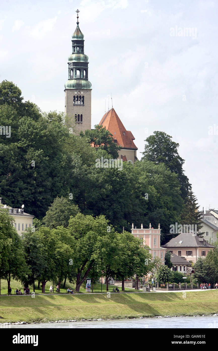 Stock de voyage - Salzbourg - Autriche.Vue générale de Salzbourg sur la rivière Salzach Banque D'Images