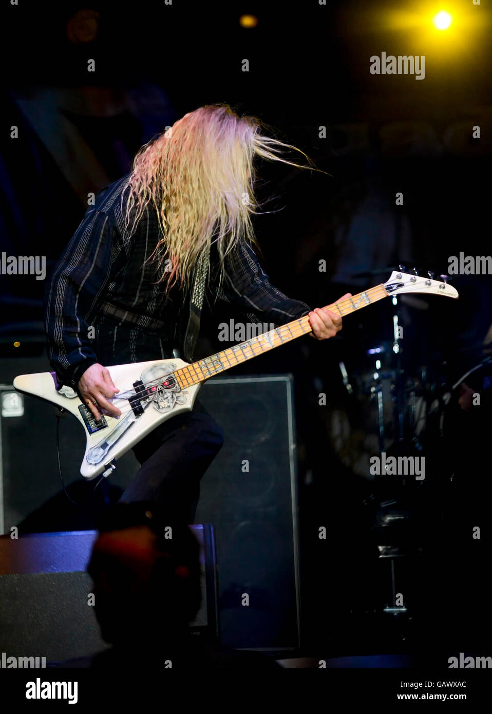 Moapa Valley, Nevada, USA. 4 juillet, 2016. Vince Neil et Bret Michaels effectuée à l'oapa Madness 2016' une piscine Juillet 4ème concert et spectacle de feux d'artifice. Credit : Ken Howard/Alamy Live News Banque D'Images