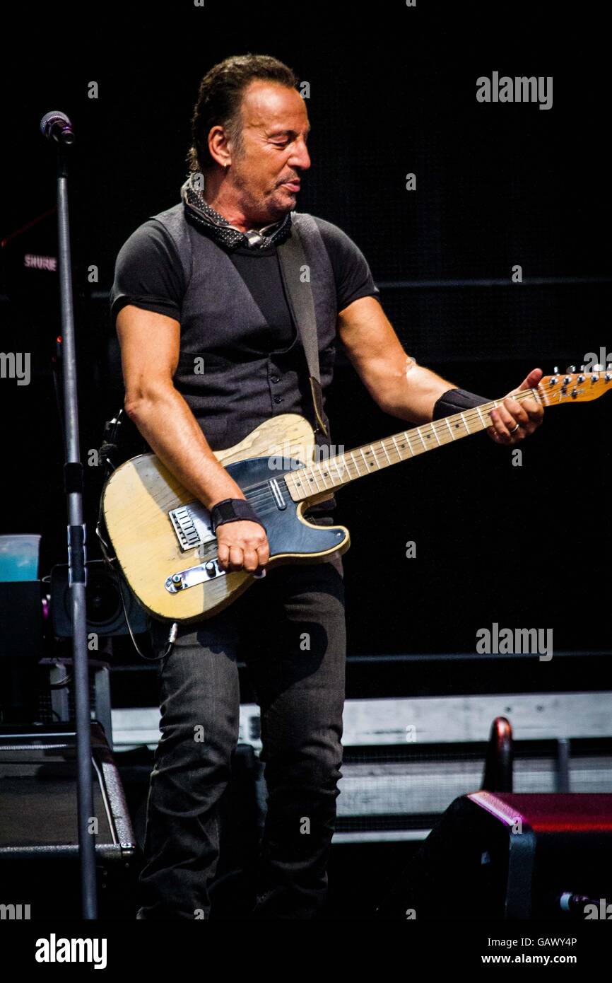 Milan, Italie. 5 juillet, 2016. Bruce Springsteen et le E Street Band en concert à San Siro Crédit : Roberto Finizio/Alamy Live News Banque D'Images