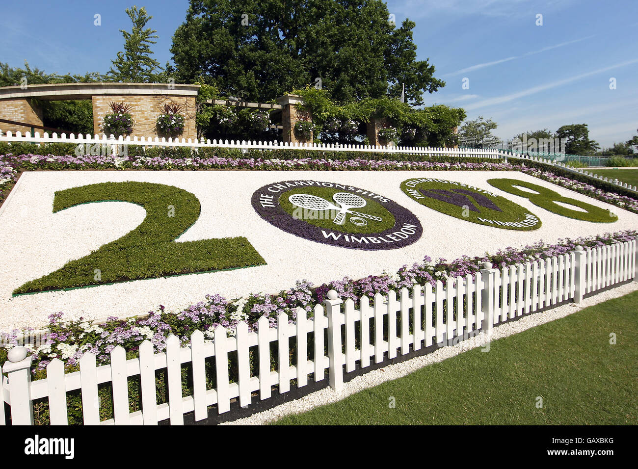 Vue générale d'un logo floral pour Wimbledon au All England Club Banque D'Images