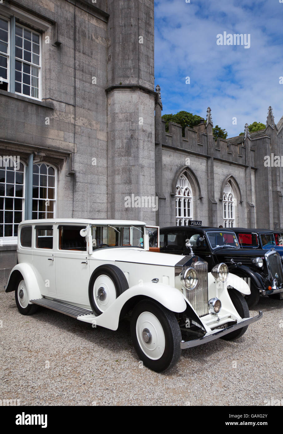 Rolls Royce blanche à Leighton Hall, Carnforth, Lancashire, Lakeland Classic Rallye automobile - Dimanche 5 juillet 2015. Organisée par Mark Woodward Événements classique, ce n'est qu'un des 12 spectacles à différents endroits dans le pays et dispose de plus de 400 voitures classiques, vintage et restauré les véhicules. Banque D'Images