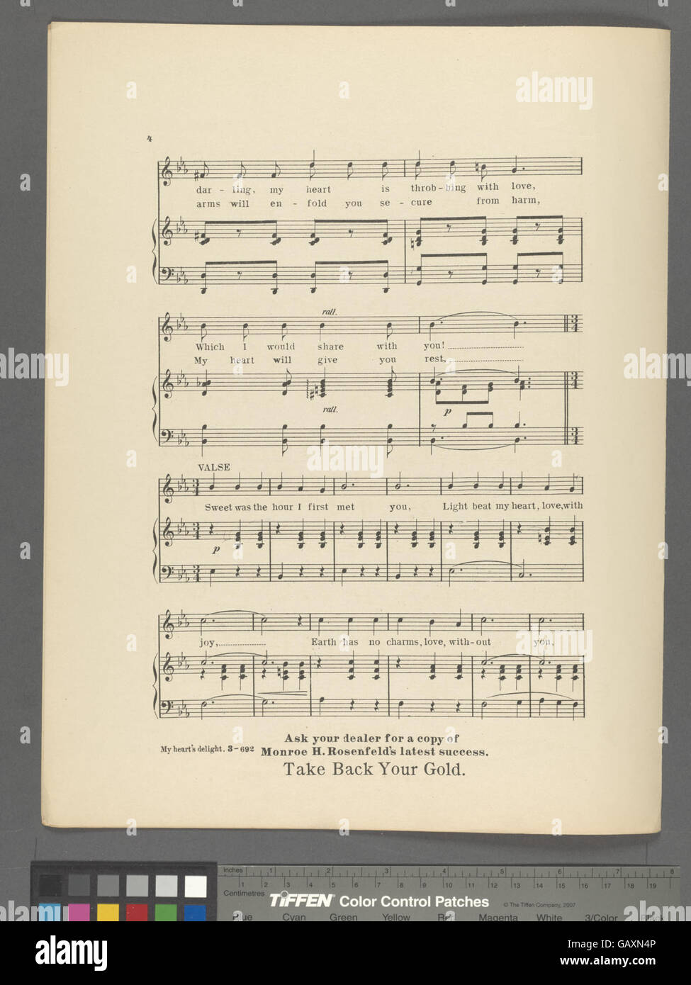 « My Heart's Delight » fait probablement référence à une chanson romantique ou à une expression d'amour, où le locuteur transmet une profonde affection et dévotion. Le titre suggère un lien émotionnel et sincère entre le locuteur et son bien-aimé. Banque D'Images