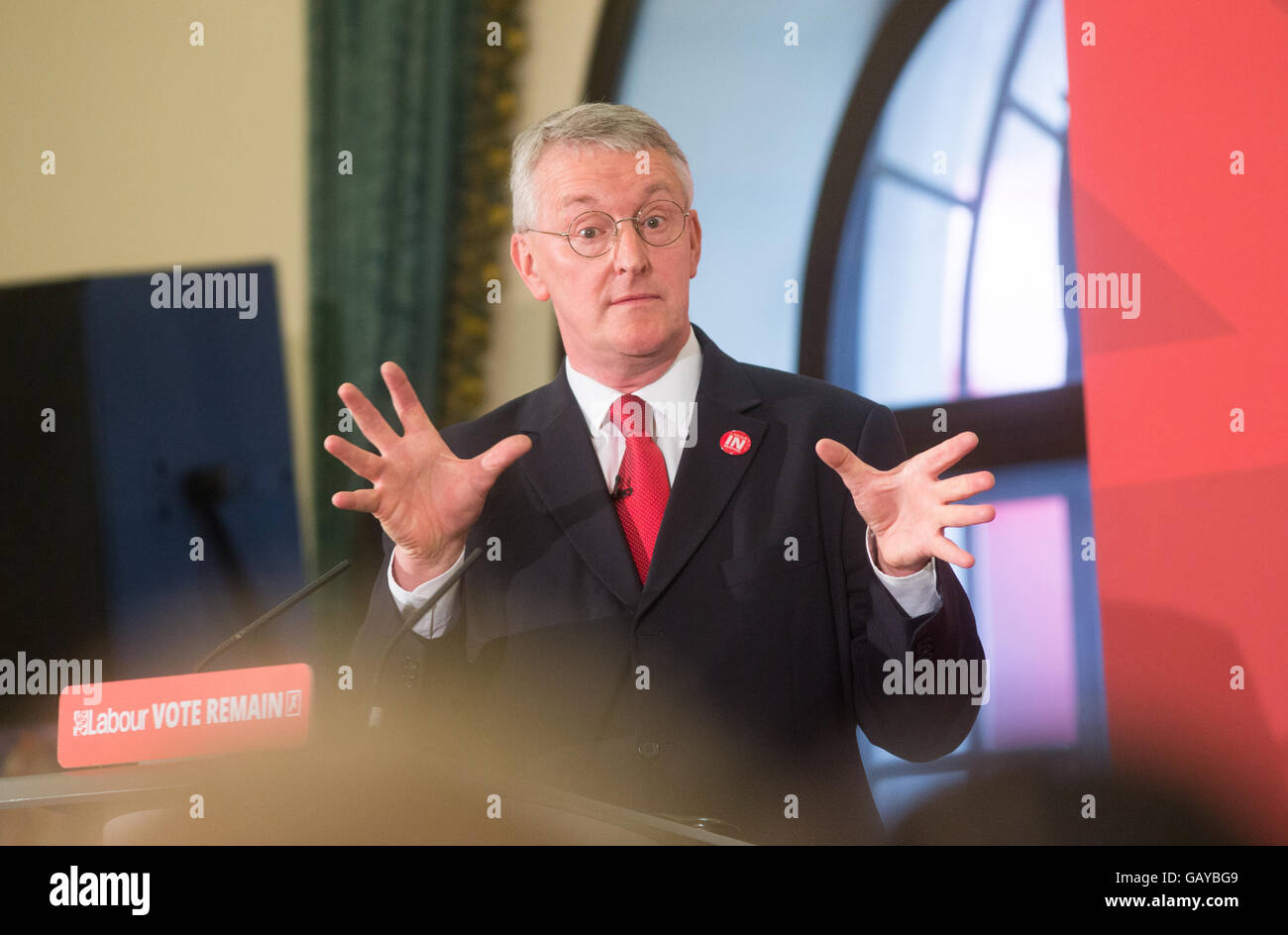 Hilary Benn, secrétaire des affaires étrangères de l'ombre parle,à un "vote" en rallye en Londres. Banque D'Images