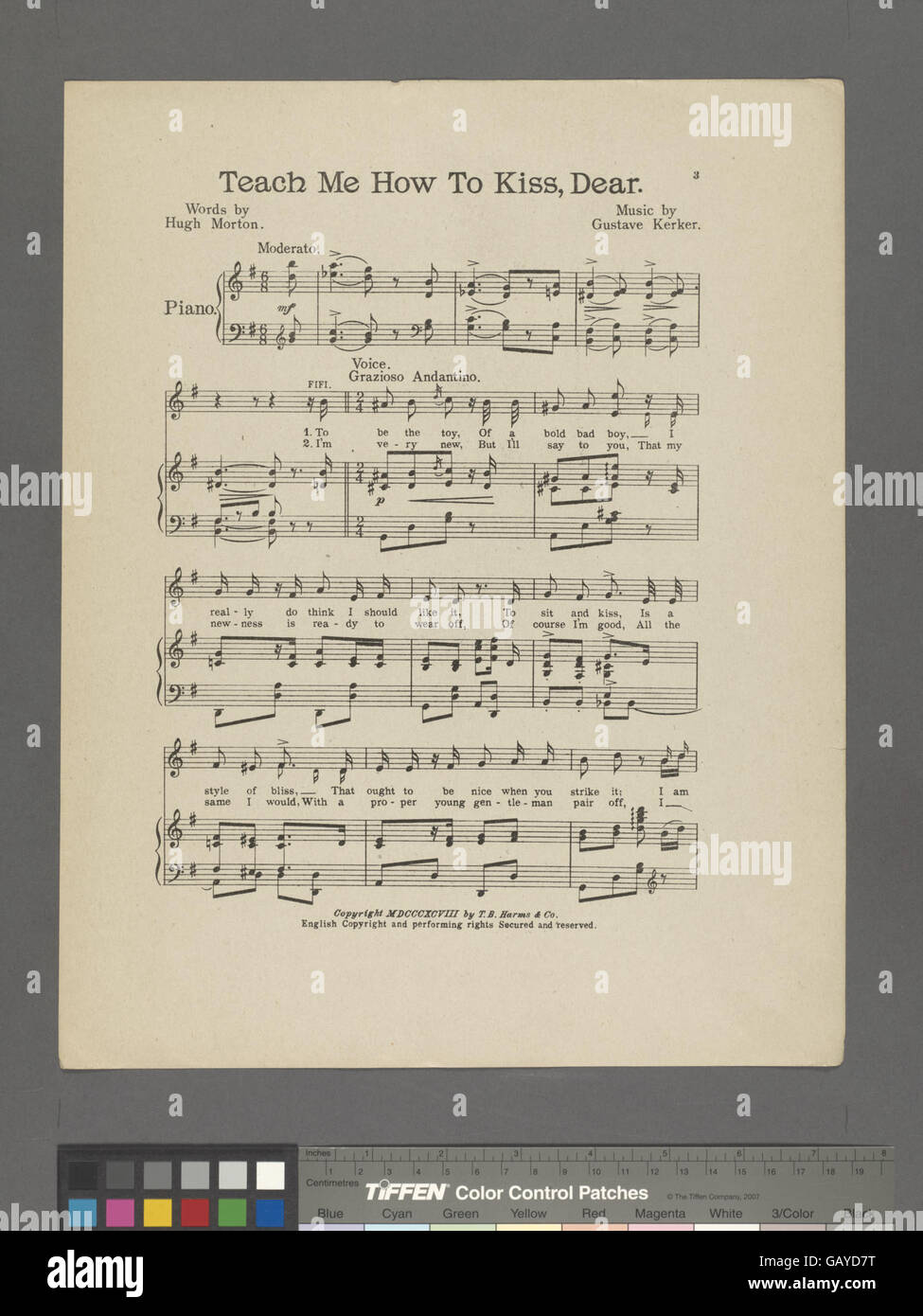 « Teach me How to Kiss, Dear » est probablement une demande romantique ou ludique de conseils pour exprimer de l'affection. La phrase implique un désir d'apprendre ou d'approfondir sa connexion par un geste intime, comme noté par Hadès-610152-1817792. Banque D'Images