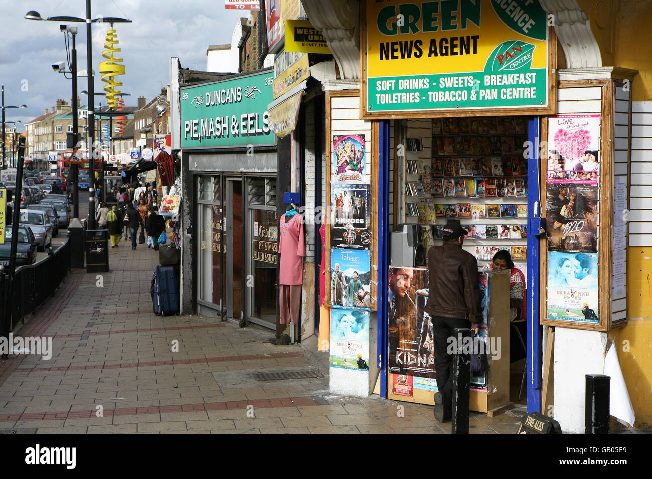 Newham, East London. Duncan's Pie & Mash anguilles sur Ma rue verte est entourée de magasins asiatiques. Il a fermé en 2012. Banque D'Images