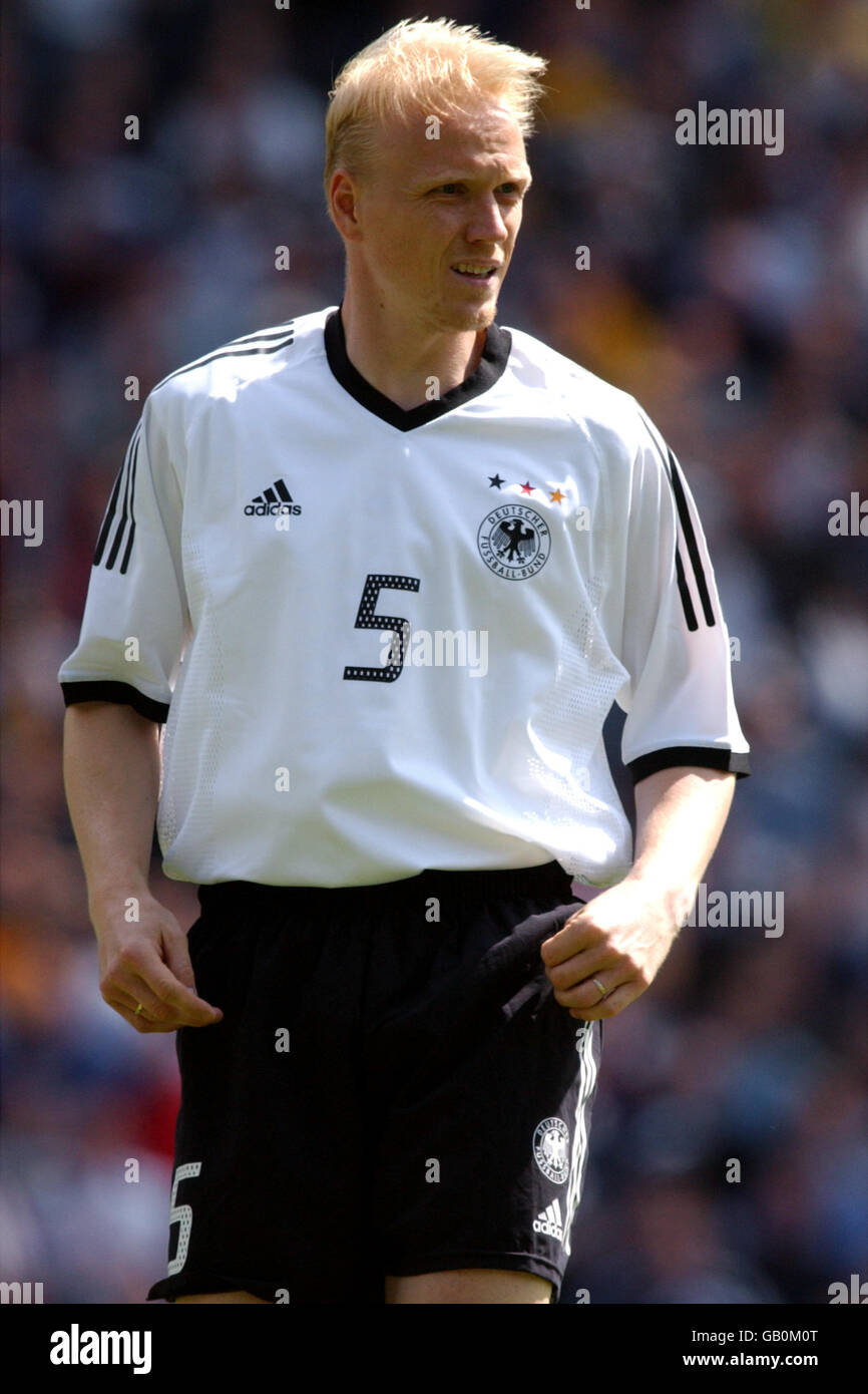 Football - Championnat d'Europe 2004 qualification - Groupe cinq - Ecosse / Allemagne. Carsten Ramelow, Allemagne Banque D'Images