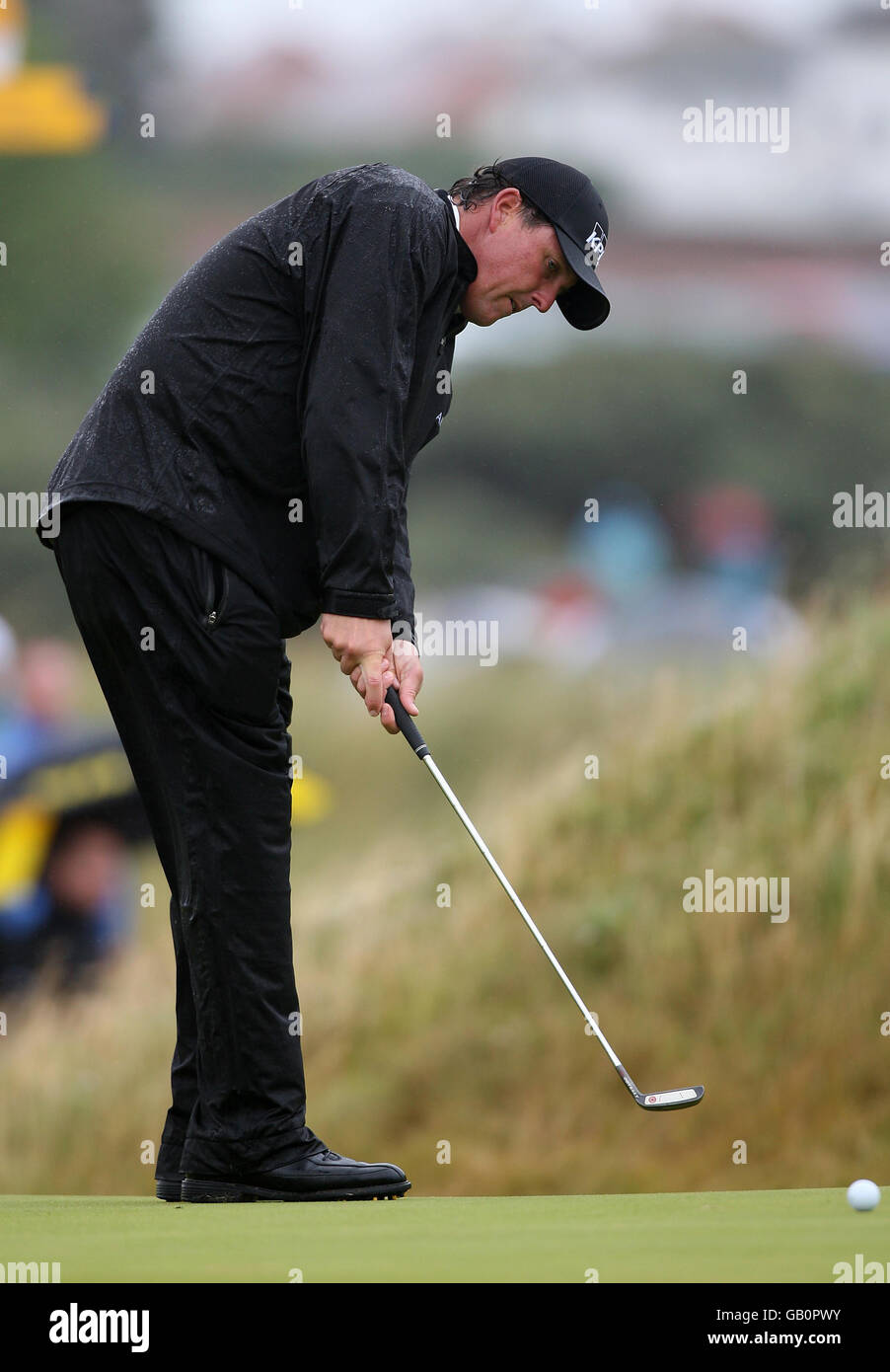 Phil Mickelson, des États-Unis, a passé le 9e green lors de la première manche du Championnat d'Open au Royal Birkdale Golf Club, Southport. Banque D'Images