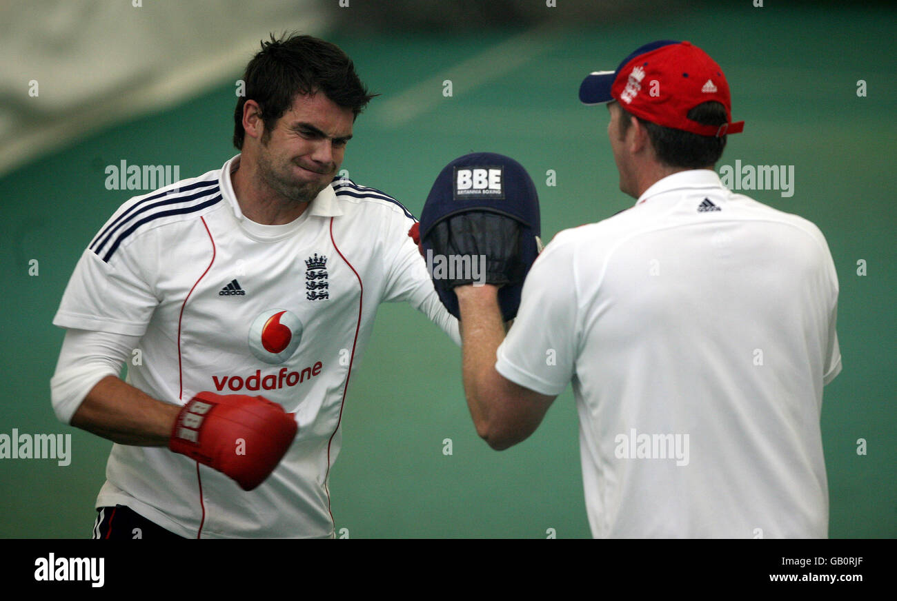 Cricket - npower deuxième Test - Angleterre v Afrique du Sud - Angleterre - Headingley Filets Banque D'Images