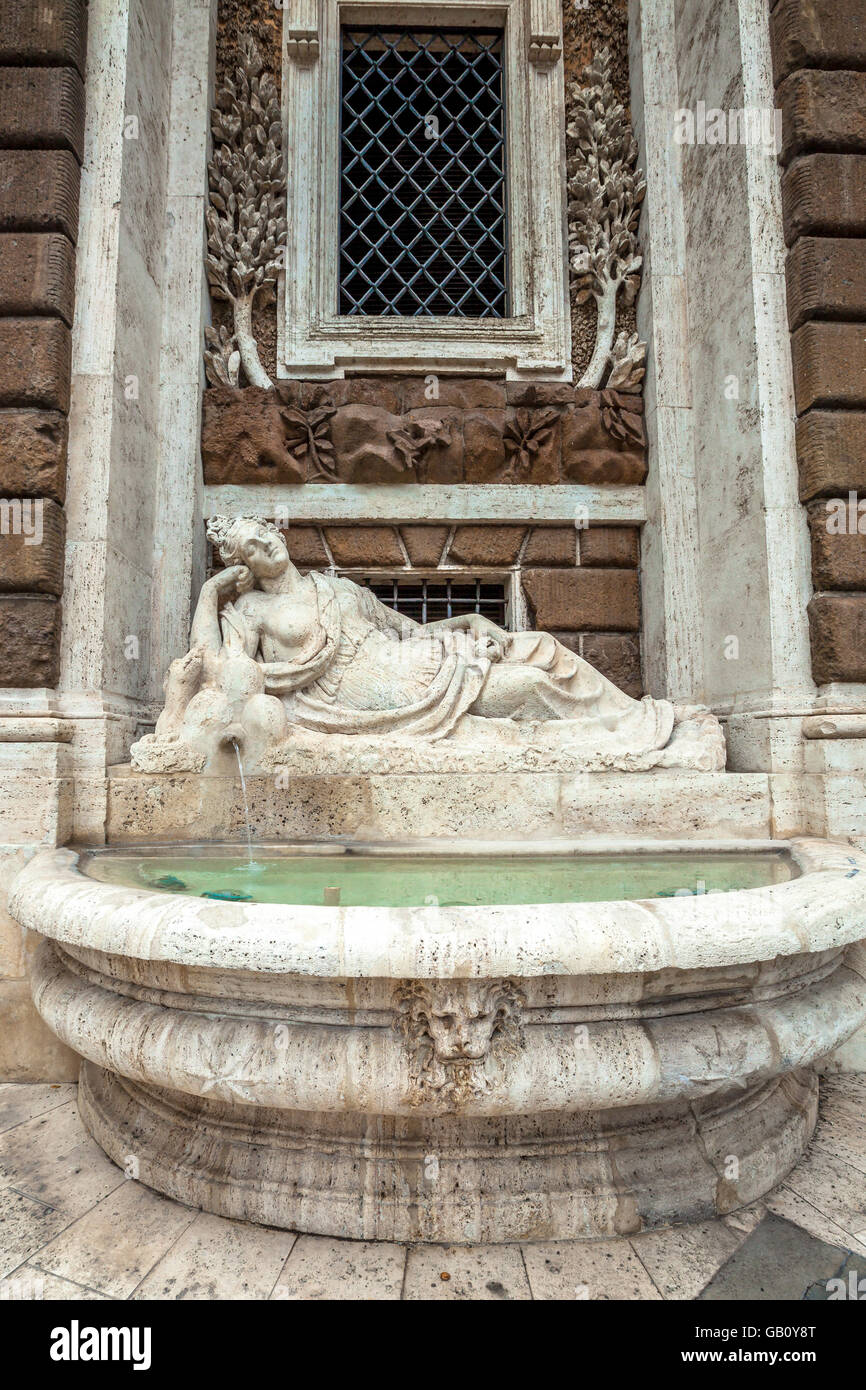 La fontaine de la déesse Diana Banque D'Images