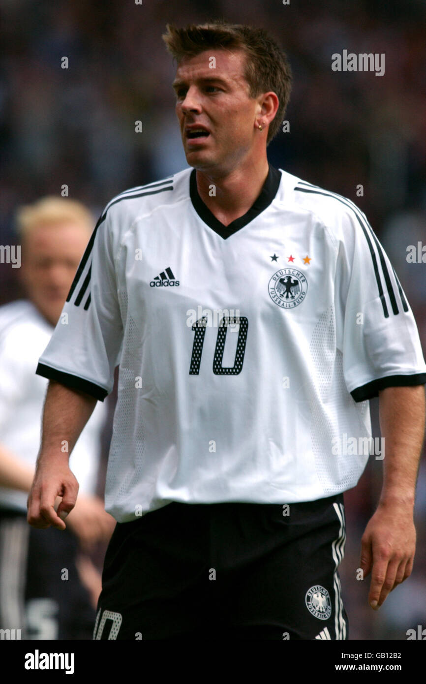 Football - Championnat d'Europe 2004 qualification - Groupe cinq - Ecosse / Allemagne. Bernd Schneider, Allemagne Banque D'Images