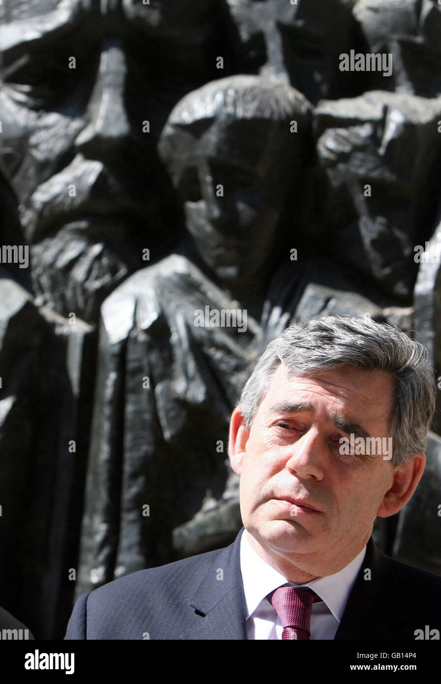 Le Premier ministre britannique Gordon Brown, lors d'une visite à Yad 