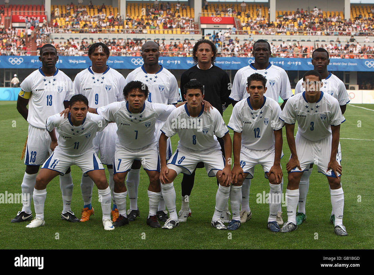 Photo de l'équipe du Honduras avant leur match contre l'Italie au stade du centre sportif olympique de Qinhuangdao, en Chine Banque D'Images