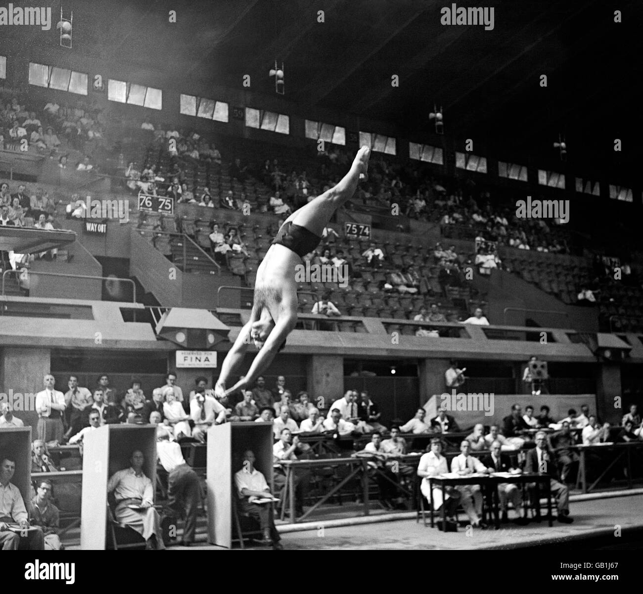 Jeux Olympiques de Londres 1948 - plongée - Wembley - Empire Pool. Une photo d'un plongeur pendant les Jeux Olympiques. Banque D'Images