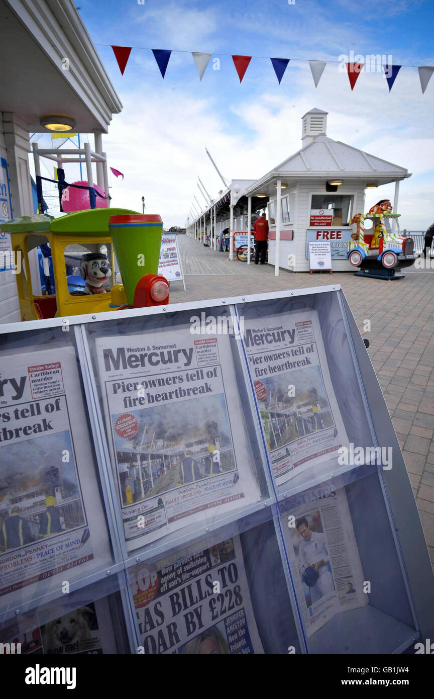 Une vue générale de la Grande jetée de Weston-Super-Mare après que son pavillon ait été détruit par un incendie. Banque D'Images