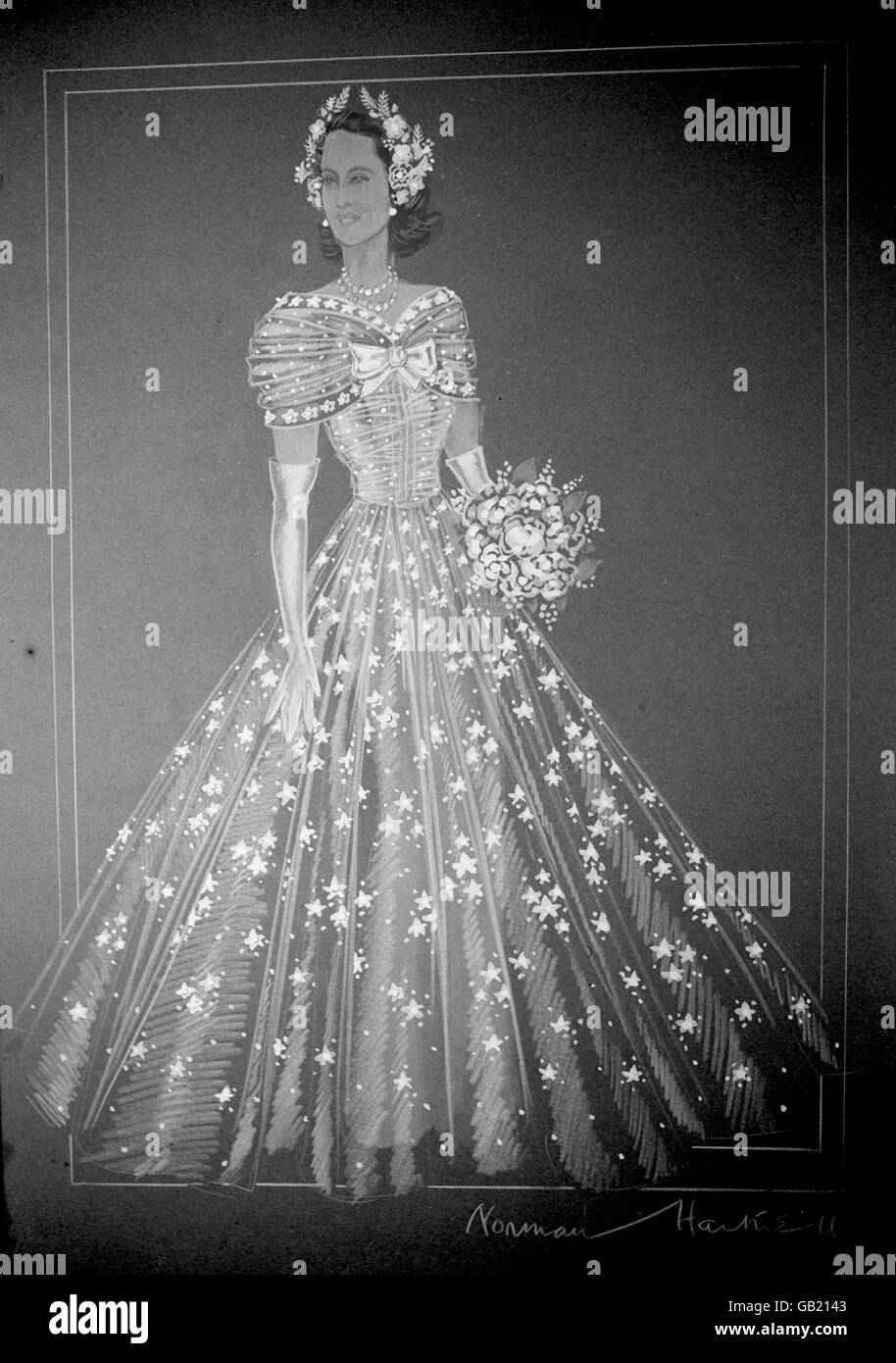 Les robes de la demoiselle d'honneur conçues par Norman Hartnell pour le mariage de la princesse Elizabeth et de Lieut. Phillip Mountbatten RN. C'est une robe diaphane de tulle de soie ivoire. Banque D'Images