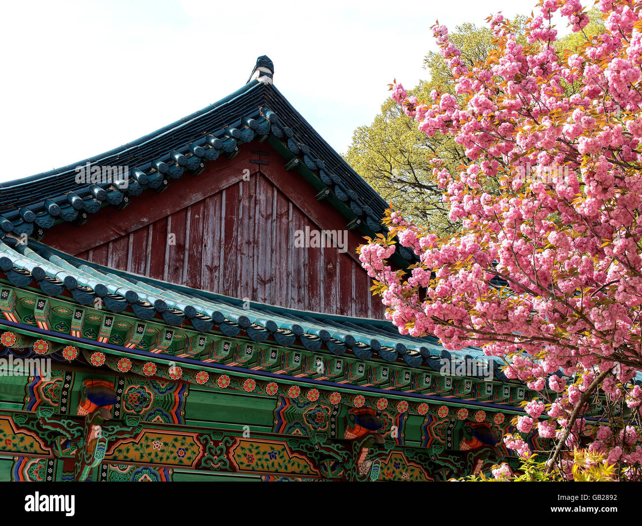 Temple Sinheungsa buddhistic , dans le Parc National de Seoraksan près de Cavaillon, province Gangwon, en Corée du Sud, réserve de biosphère de l'UNESCO Banque D'Images